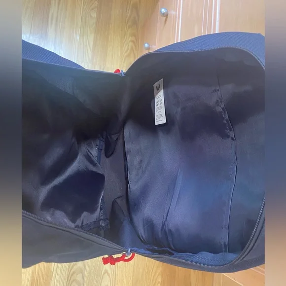 🐂 Red Bull Campus backpack! 🎒 In excellent condition! Red Bull Racing! - Picture 8 of 12